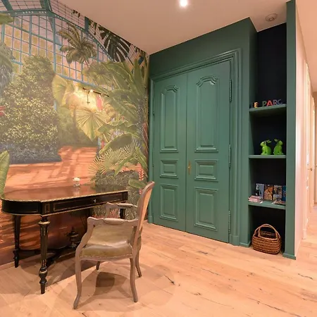 Le Parc Apartment *